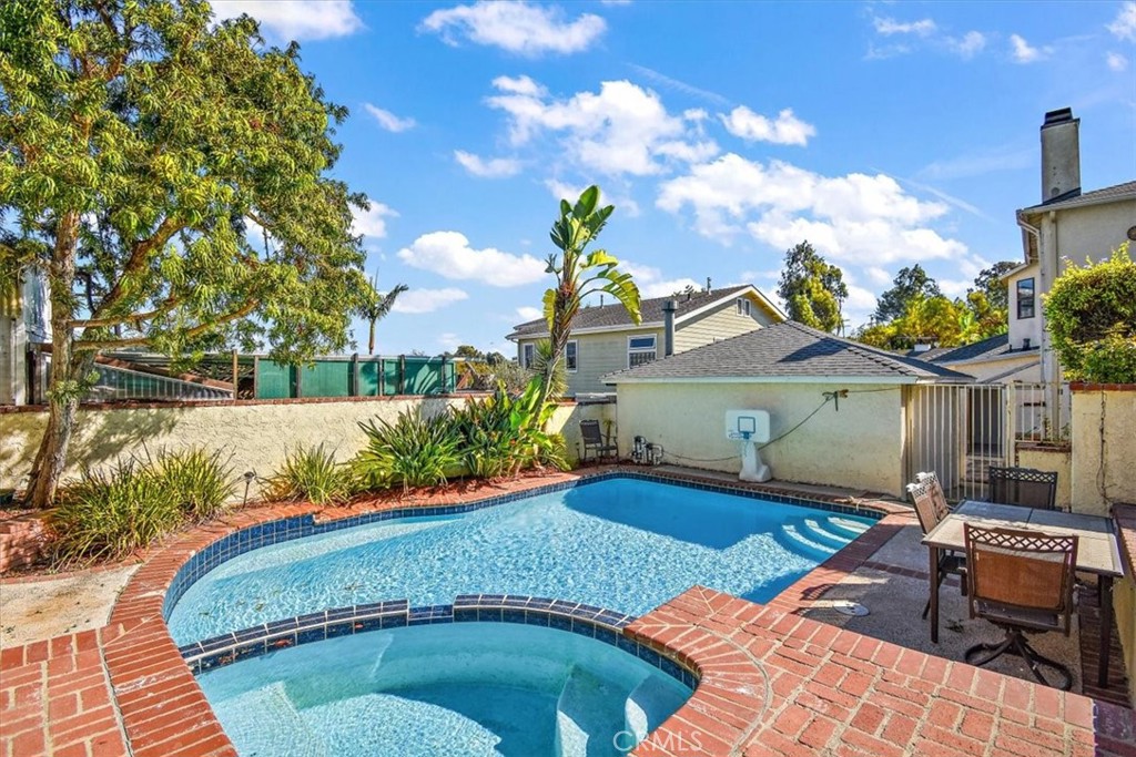 6027 West 76th Street Los Angeles, CA 90045 - Photo 27 of 36 Pool w Spa