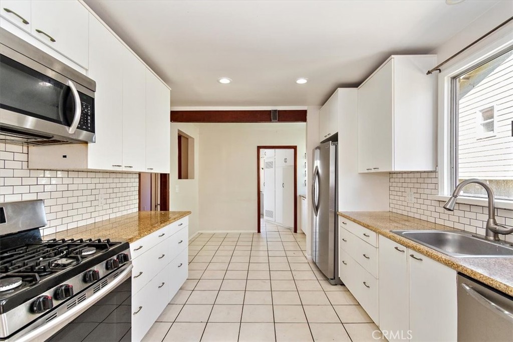 6027 West 76th Street Los Angeles, CA 90045 - Photo 9 of 36 Kitchen facing Laundry Room