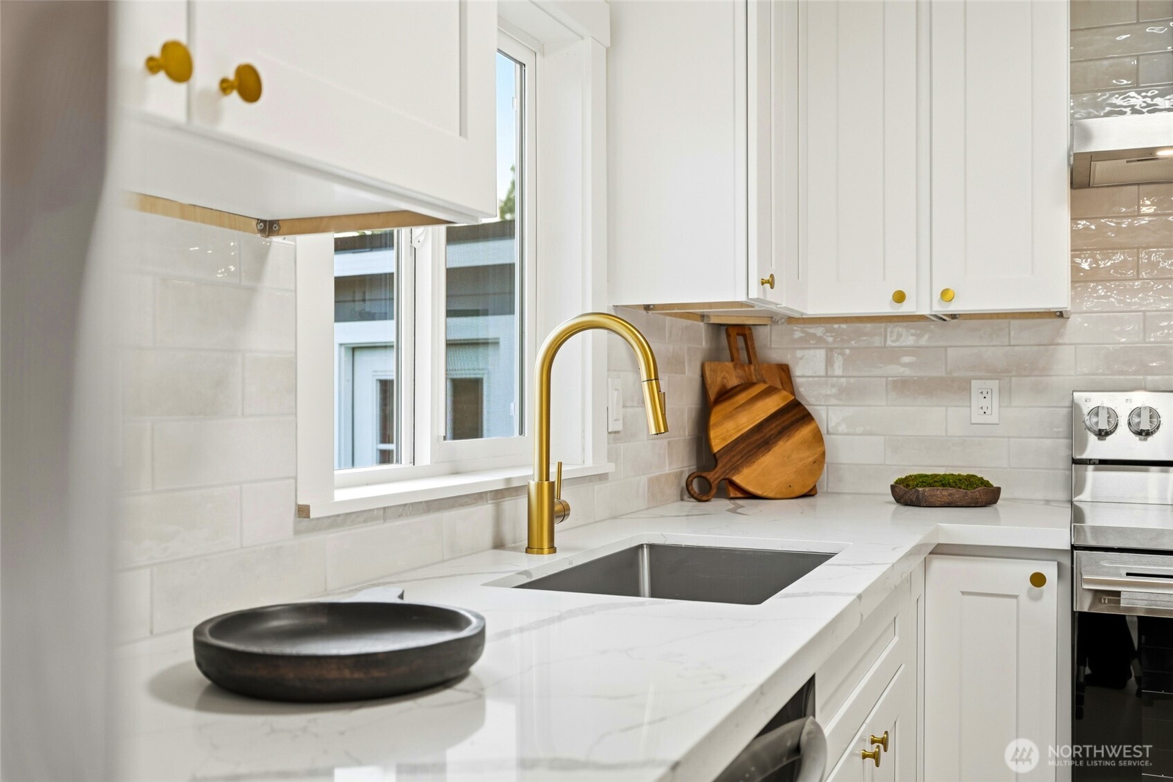 7227 South 120th Street Seattle, WA 98178 - Photo 17 of 38