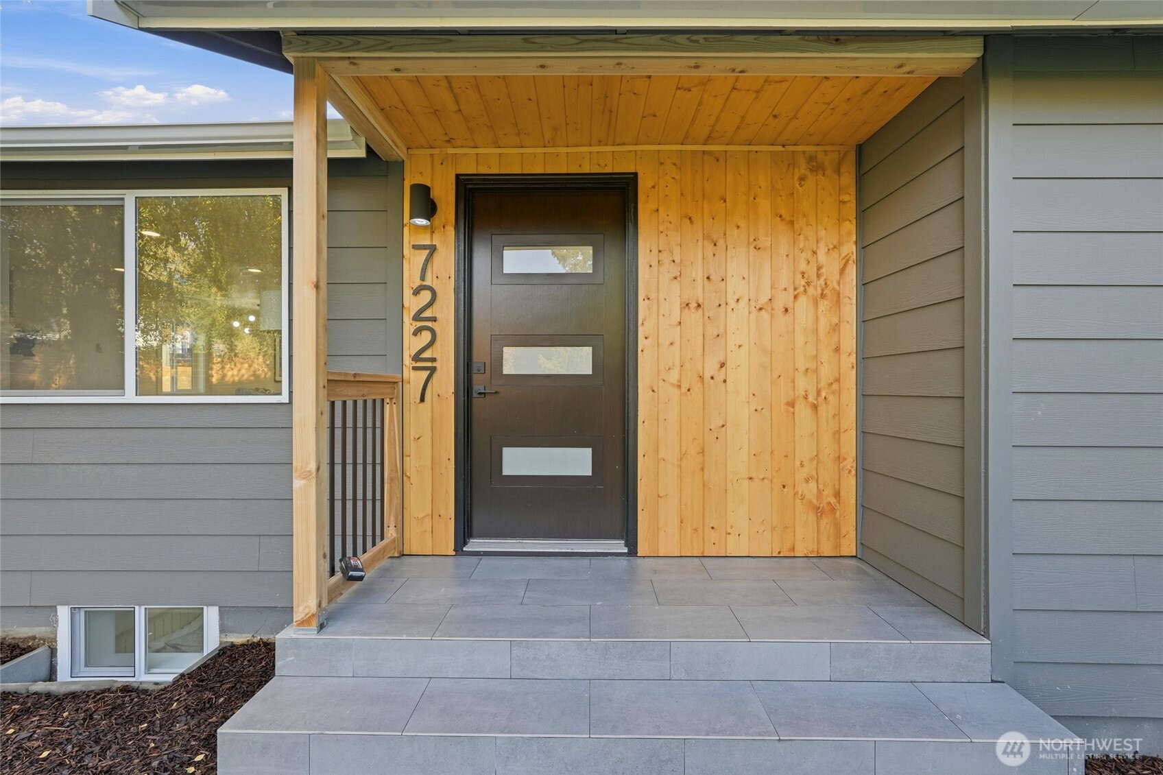 7227 South 120th Street Seattle, WA 98178 - Photo 5 of 38