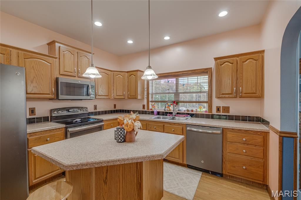 8025 Berry Road Bonne Terre, MO 63628 - Photo 6 of 44 Gallery Image 6