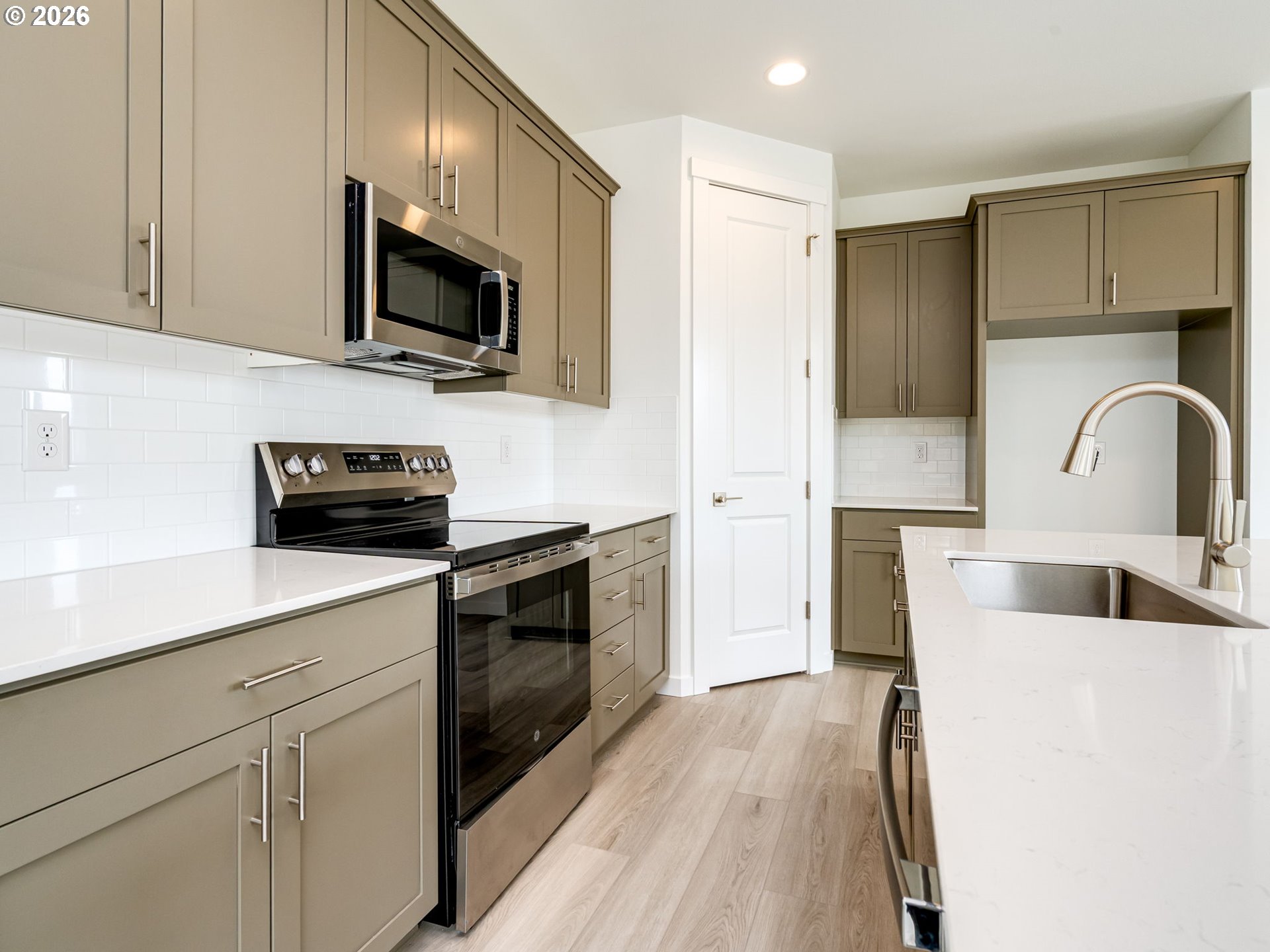 810 Northwest 178th Street Ridgefield, WA 98642 - Photo 8 of 40