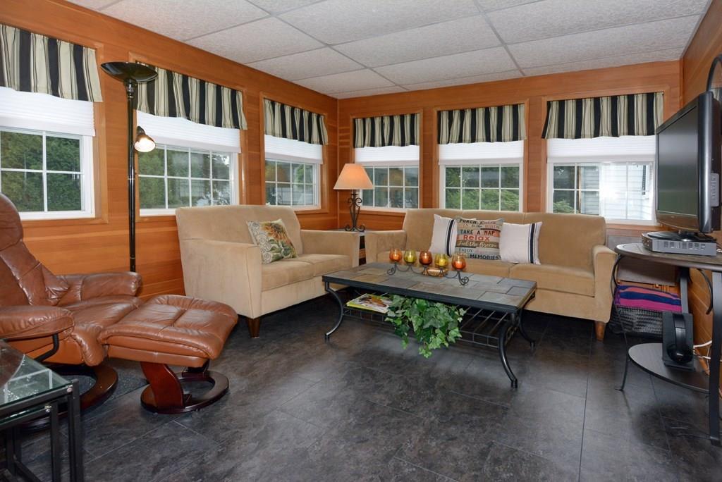 61 Benjamin Road Marlborough, MA 01752 - Photo 8 of 27 Gallery Image 8