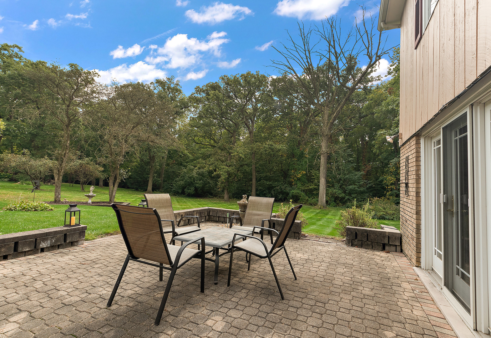 590 Timber Lane Frankfort, IL 60423 - Photo 43 of 50 a view of a backyard with sitting area