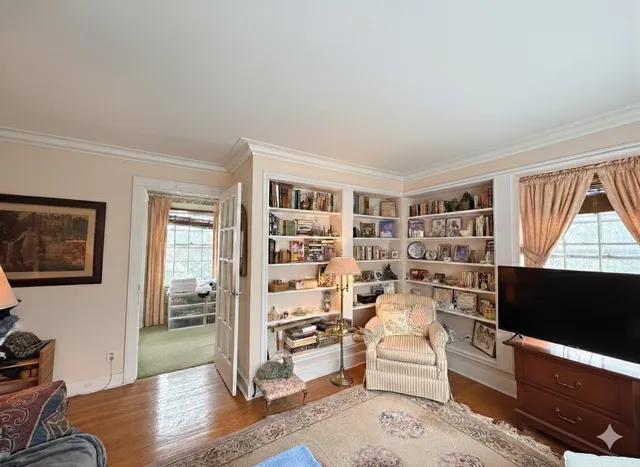 $785,000 | 502 South I Oka Avenue, Mount Prospect, IL 60056