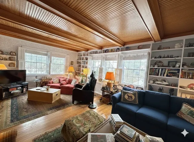 $785,000 | 502 South I Oka Avenue, Mount Prospect, IL 60056