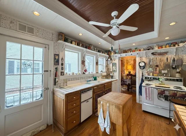 $785,000 | 502 South I Oka Avenue, Mount Prospect, IL 60056