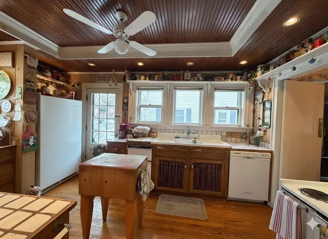 $785,000 | 502 South I Oka Avenue, Mount Prospect, IL 60056