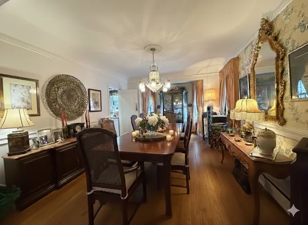 $785,000 | 502 South I Oka Avenue, Mount Prospect, IL 60056