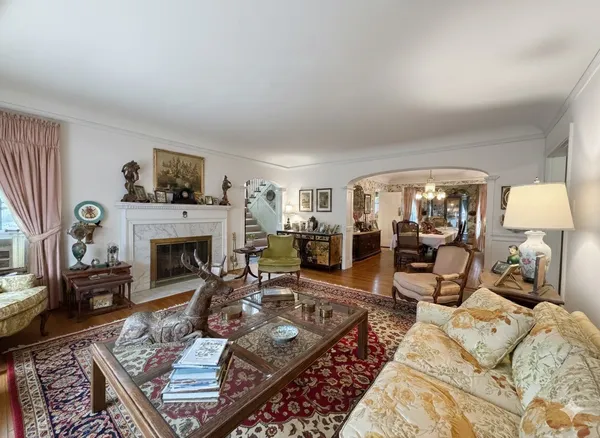 $785,000 | 502 South I Oka Avenue, Mount Prospect, IL 60056