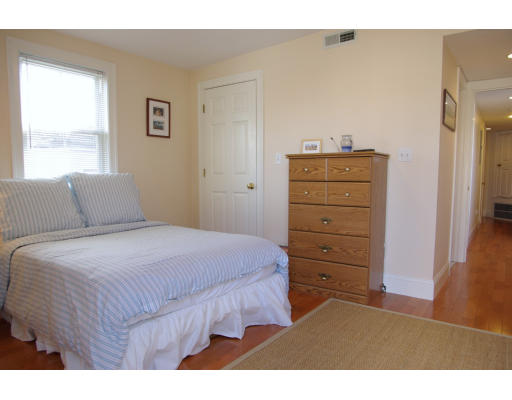662 East 7th Street, Unit 3 Boston, MA 02127 - Photo 5 of 10