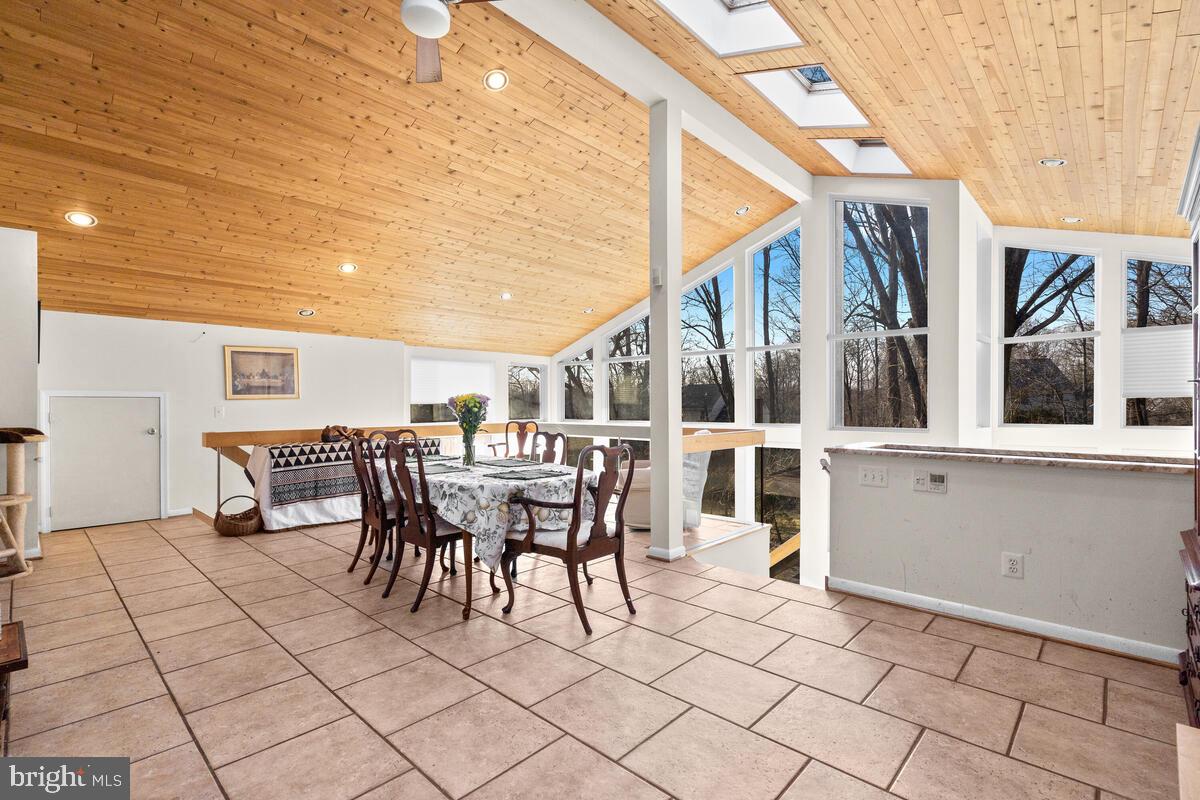 6406 Lochridge Road Columbia, MD 21044 - Photo 12 of 39 Dining room