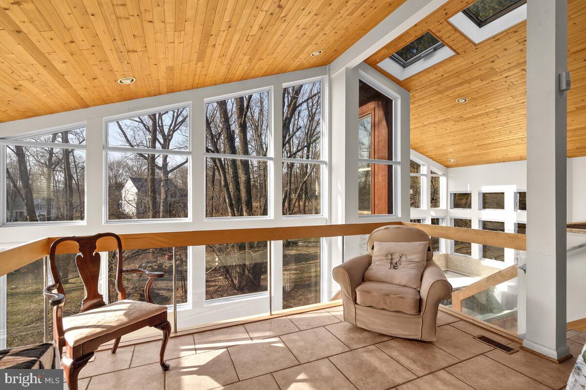 6406 Lochridge Road Columbia, MD 21044 - Photo 14 of 39 Sunroon
