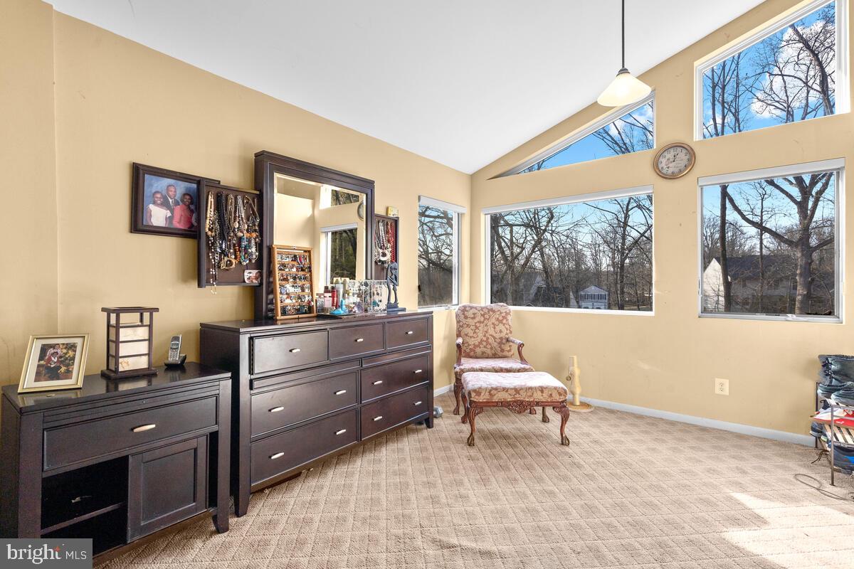 6406 Lochridge Road Columbia, MD 21044 - Photo 26 of 39 Owners suite