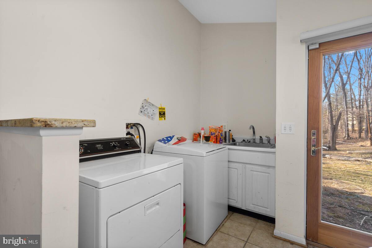 6406 Lochridge Road Columbia, MD 21044 - Photo 35 of 39 Laundry room