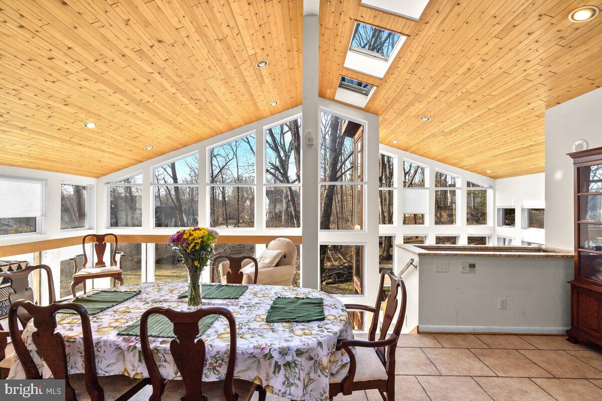 6406 Lochridge Road Columbia, MD 21044 - Photo 10 of 39 Dining room
