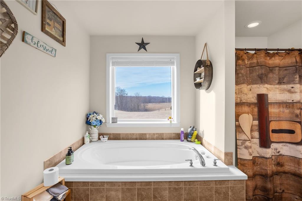 1190 Moorefield Road Danbury, NC 27016 - Photo 27 of 50 Gallery Image 27