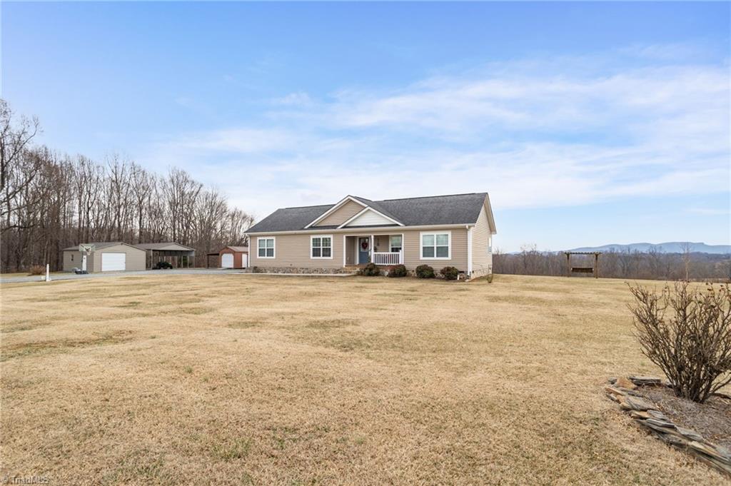 1190 Moorefield Road Danbury, NC 27016 - Photo 5 of 50 Gallery Image 5