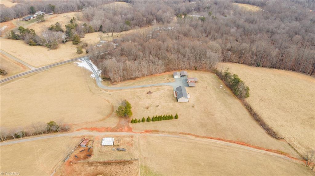 1190 Moorefield Road Danbury, NC 27016 - Photo 6 of 50 Gallery Image 6