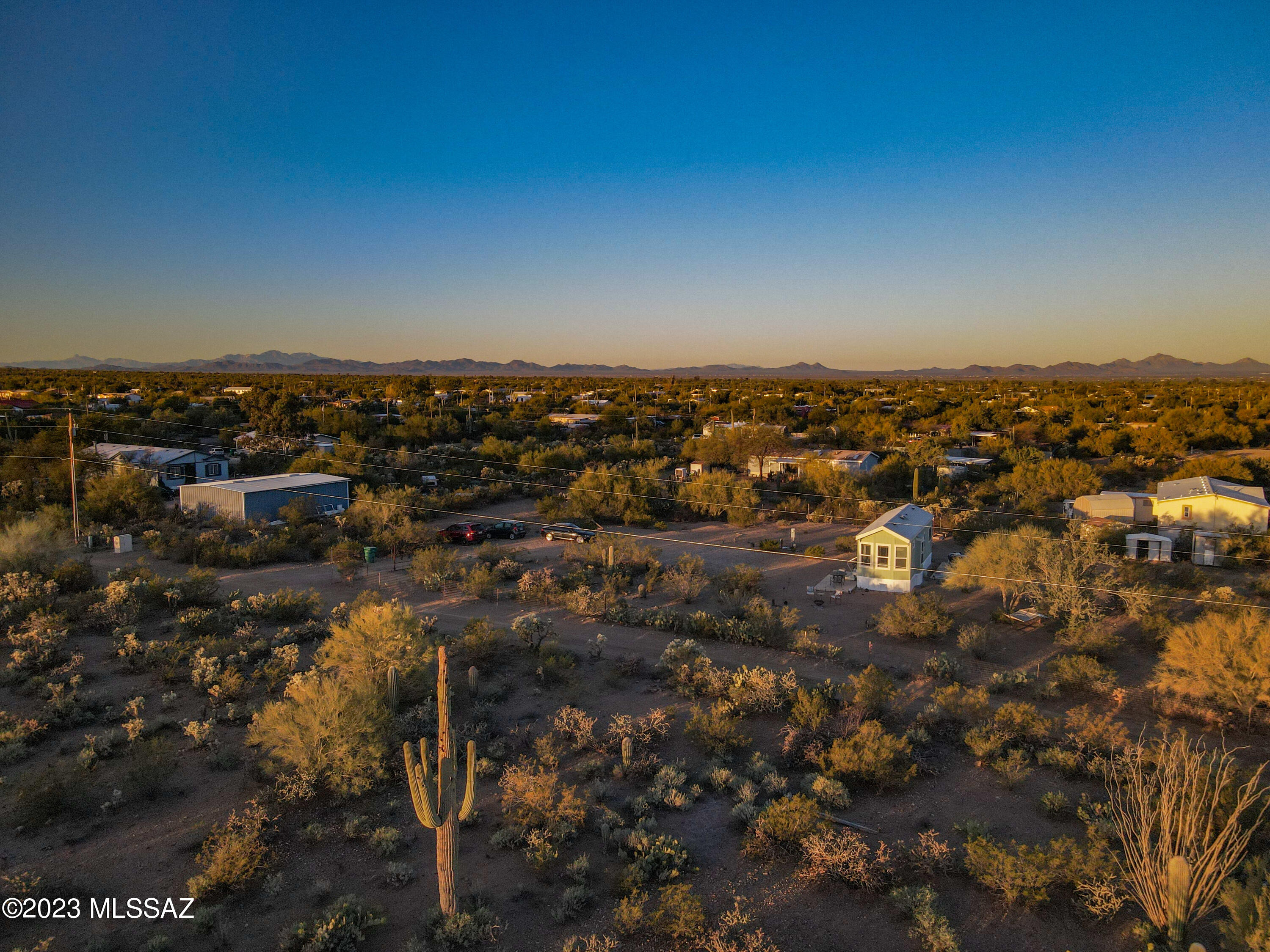 7585 North Van Ark Road Tucson, AZ 85743 - Photo 3 of 23