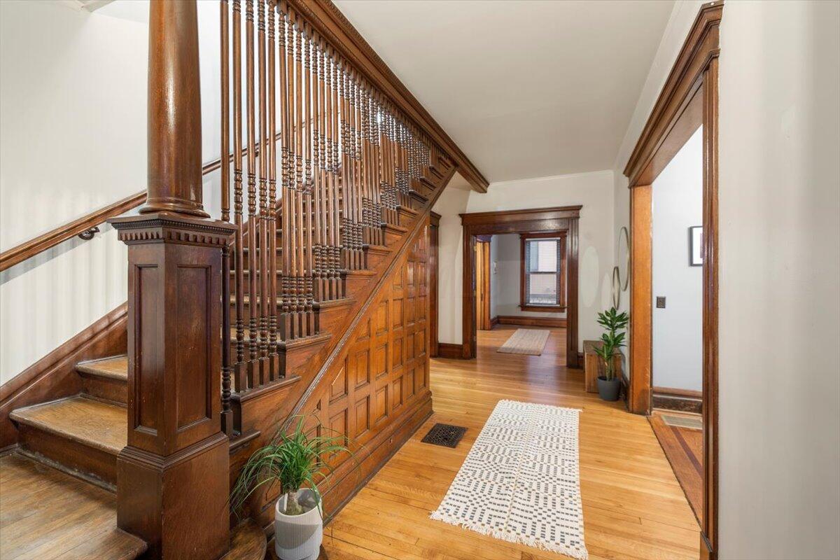 1062 Bryden Road Columbus, OH 43205 - Photo 7 of 68 02-Entryway-1062 Bryden Rd -63