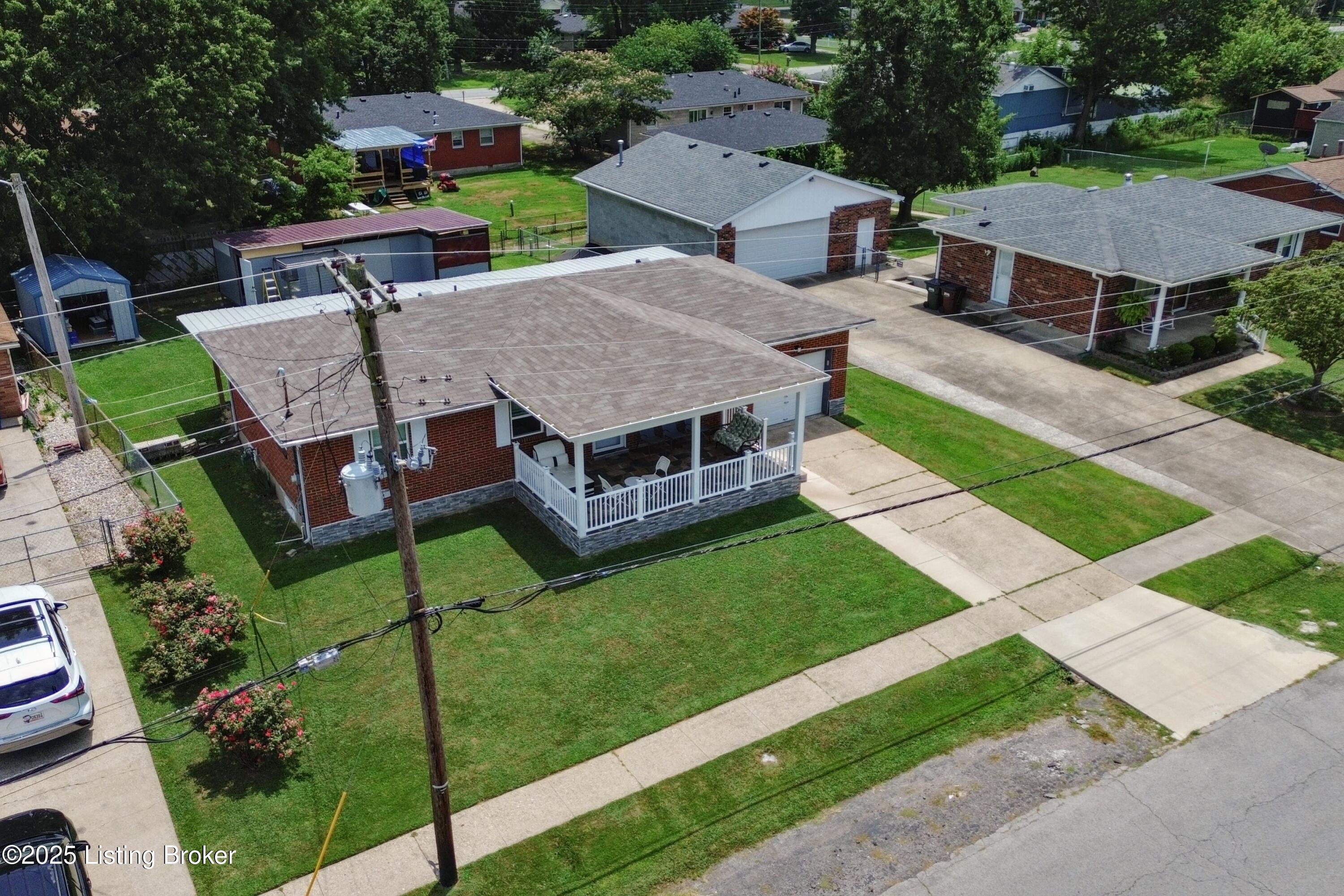 10907 Torrington Road Louisville, KY 40272 - Photo 3 of 38 IMG_1361