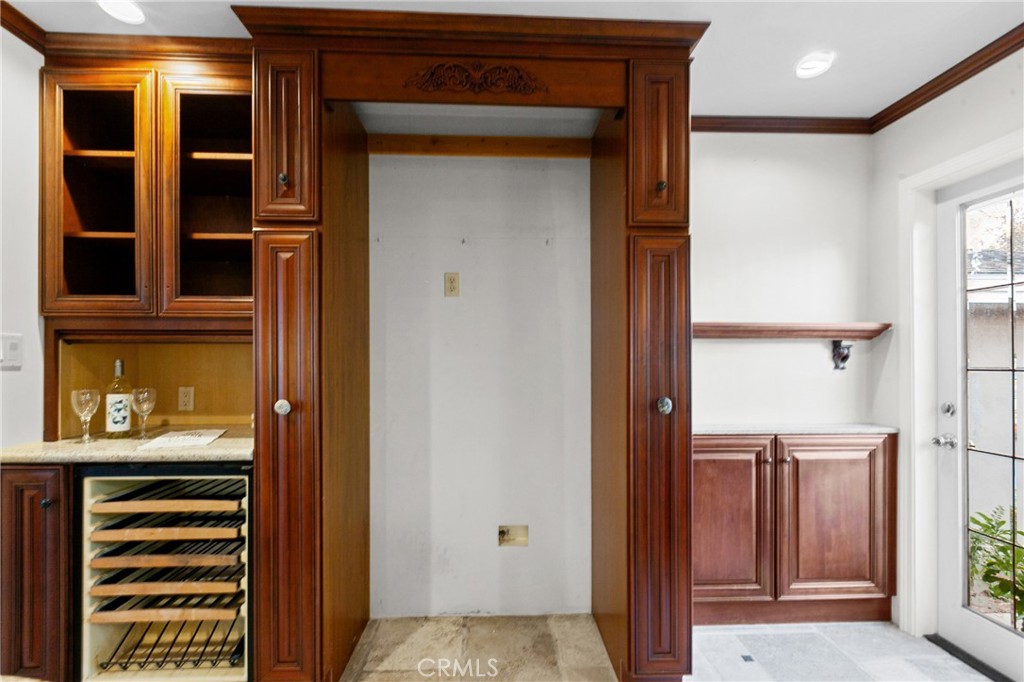 193 Main Street Morro Bay, CA 93442 - Photo 16 of 49 Kitchen