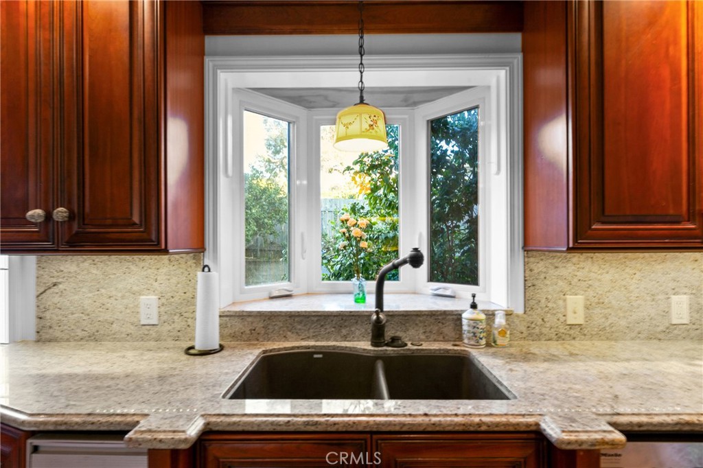 193 Main Street Morro Bay, CA 93442 - Photo 17 of 49 Kitchen