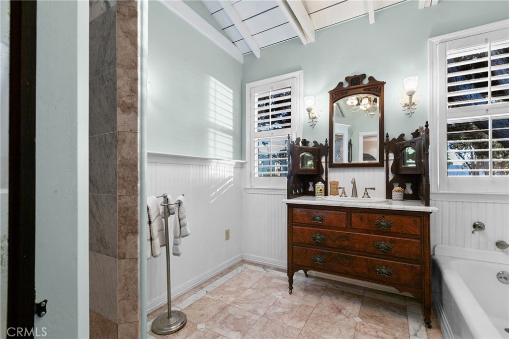 193 Main Street Morro Bay, CA 93442 - Photo 23 of 49 Bathroom