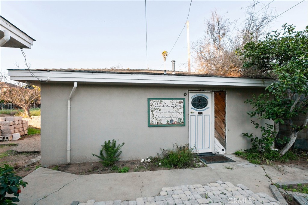 193 Main Street Morro Bay, CA 93442 - Photo 33 of 49 Backyard and garage