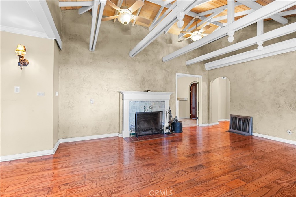 193 Main Street Morro Bay, CA 93442 - Photo 5 of 49 Living room
