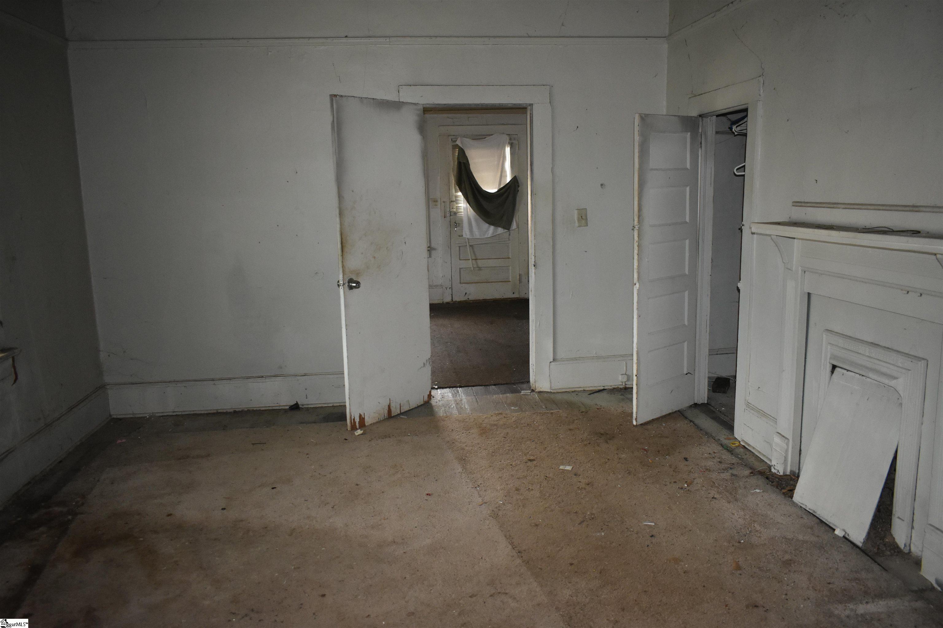 1187 Pendleton Street Greenville, SC 29611 - Photo 9 of 15