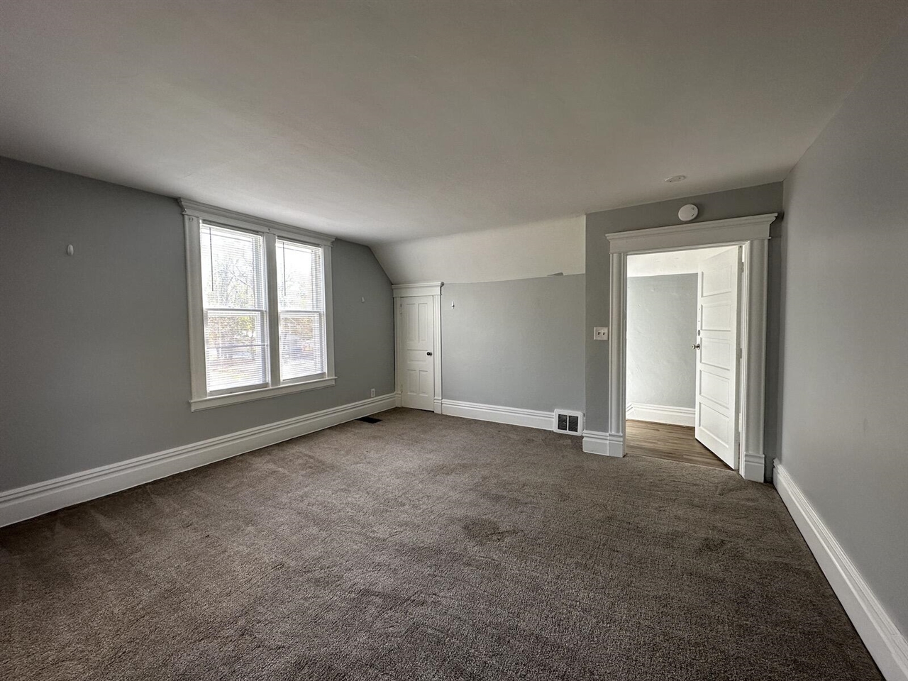 1925 Nichols Road Kalamazoo, MI 49006 - Photo 16 of 26