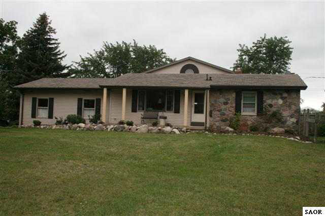 9580 South New Lothrop Road Durand, MI 48429 - Photo 1 of 9 46579.JPG