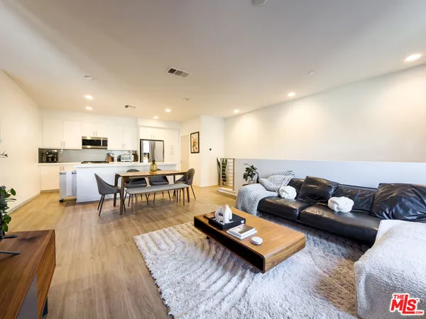 $4,995 | 2111 North Cahuenga Boulevard, Unit 2, Los Angeles, CA 90068