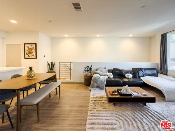 $4,995 | 2111 North Cahuenga Boulevard, Unit 2, Los Angeles, CA 90068