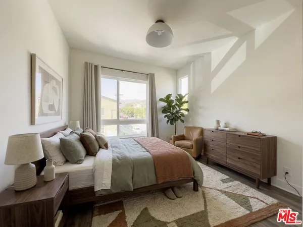 $4,995 | 2111 North Cahuenga Boulevard, Unit 2, Los Angeles, CA 90068