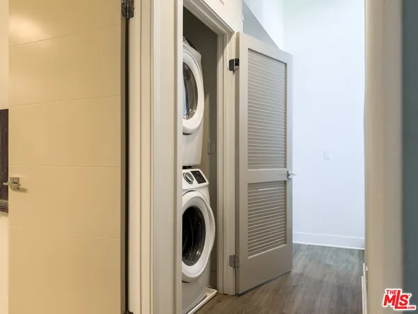 $4,995 | 2111 North Cahuenga Boulevard, Unit 2, Los Angeles, CA 90068
