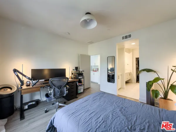 $4,995 | 2111 North Cahuenga Boulevard, Unit 2, Los Angeles, CA 90068