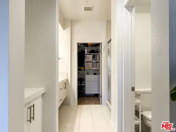 $4,995 | 2111 North Cahuenga Boulevard, Unit 2, Los Angeles, CA 90068