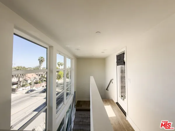 $4,995 | 2111 North Cahuenga Boulevard, Unit 2, Los Angeles, CA 90068