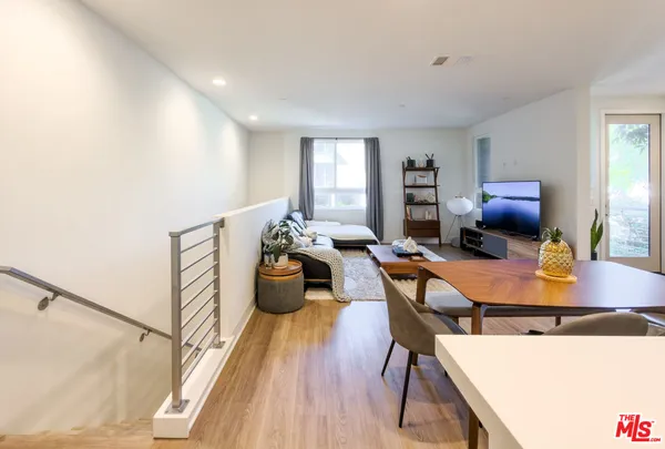 $4,995 | 2111 North Cahuenga Boulevard, Unit 2, Los Angeles, CA 90068