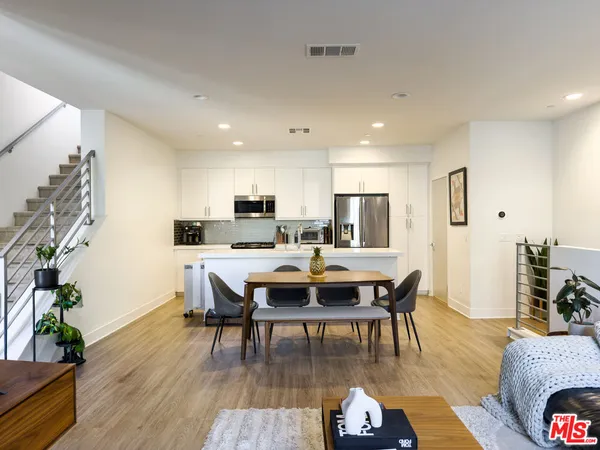 $4,995 | 2111 North Cahuenga Boulevard, Unit 2, Los Angeles, CA 90068