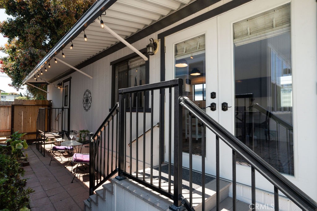 1105 Morro Avenue, Unit 5 Morro Bay, CA 93442 - Photo 4 of 25 Front Entry