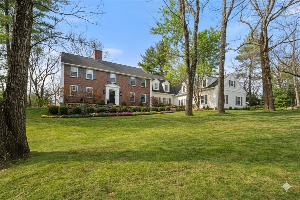 84 Royalston Road Wellesley, MA 02481 - Photo 5 of 42