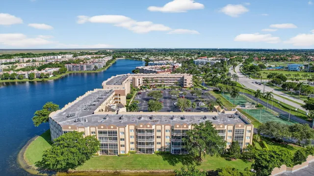 $300,000 | 7635 Southampton Terrace, Unit 312, Tamarac, FL 33321