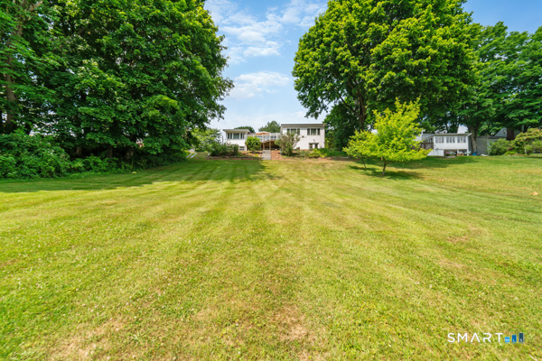 72 Calhoun Avenue Trumbull, CT 06611 - Photo 10 of 40