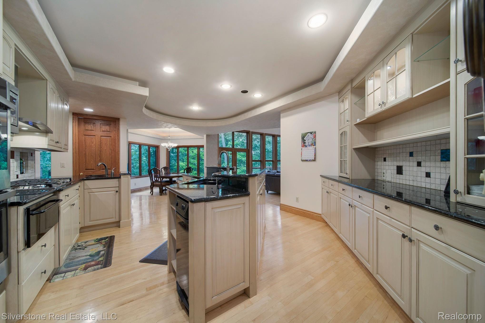 1913 Arthurs Way Rochester, MI 48306 - Photo 16 of 61 1913-Arthurs-Way_14.jpg