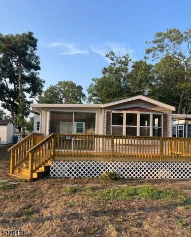 a sign broad on the side of a building