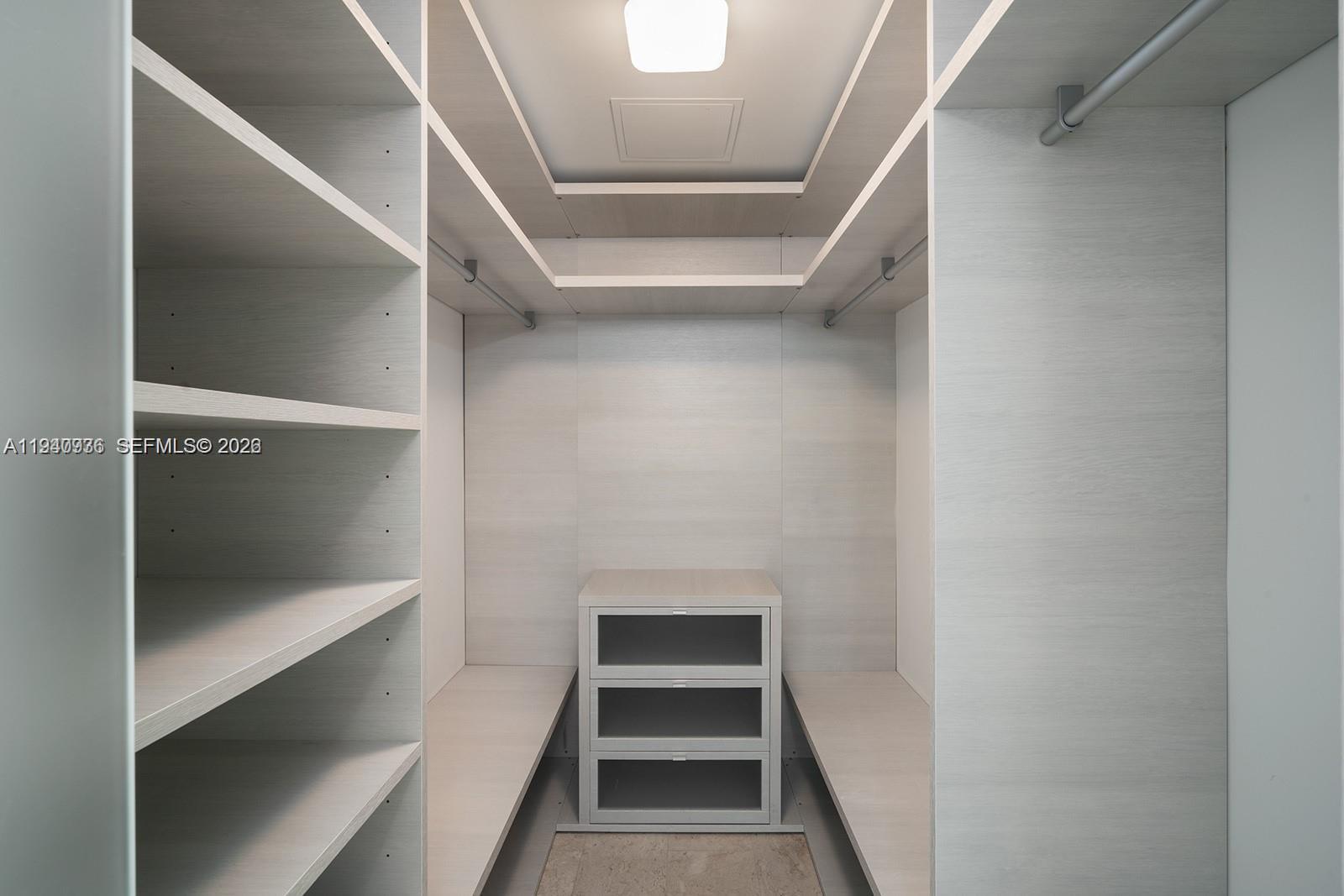 68 Southeast 6th Street, Unit 3402 Miami, FL 33131 - Photo 10 of 22 a view of entryway